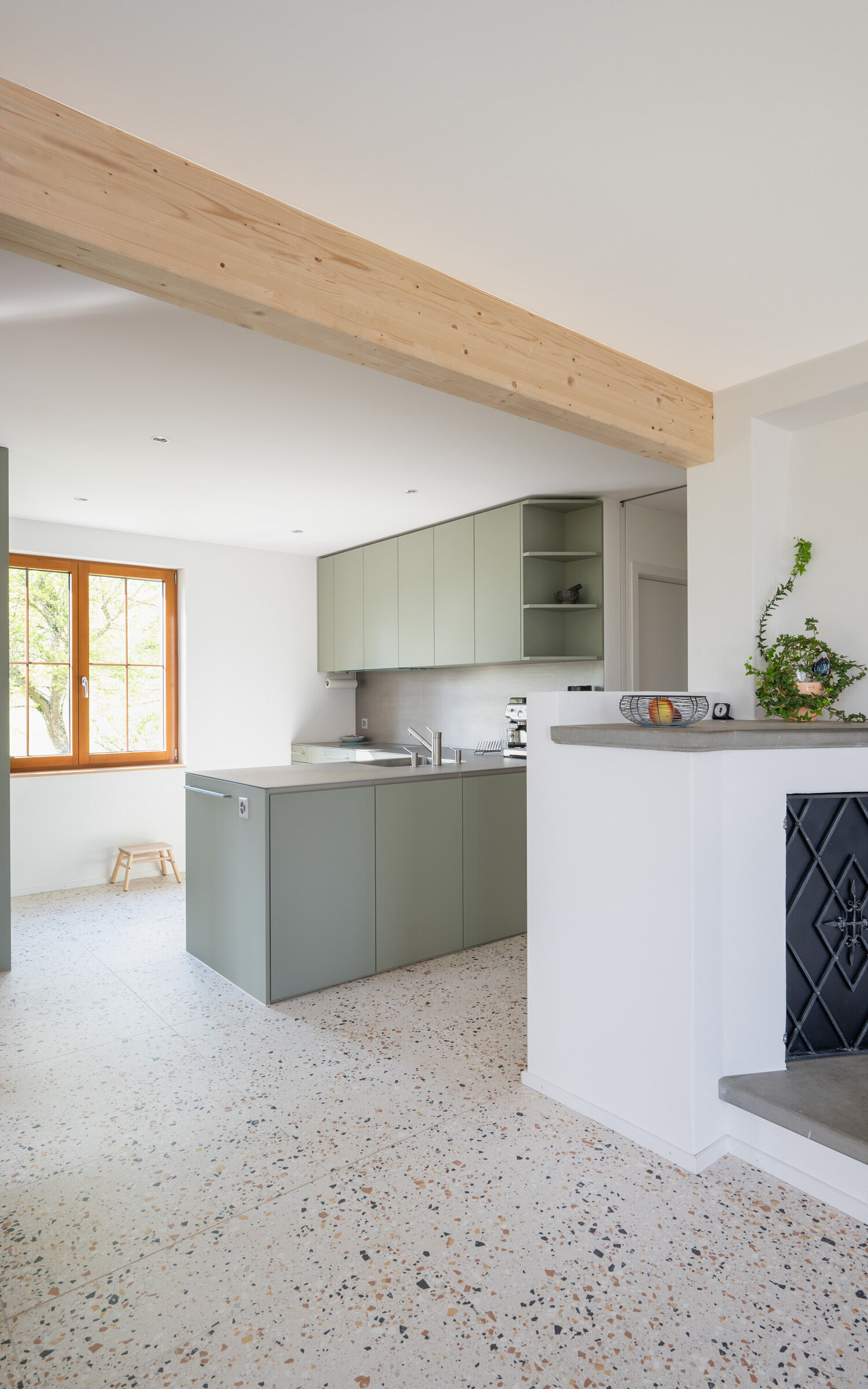 Stilvoller Innenausbau mit HPL und Terrazzo