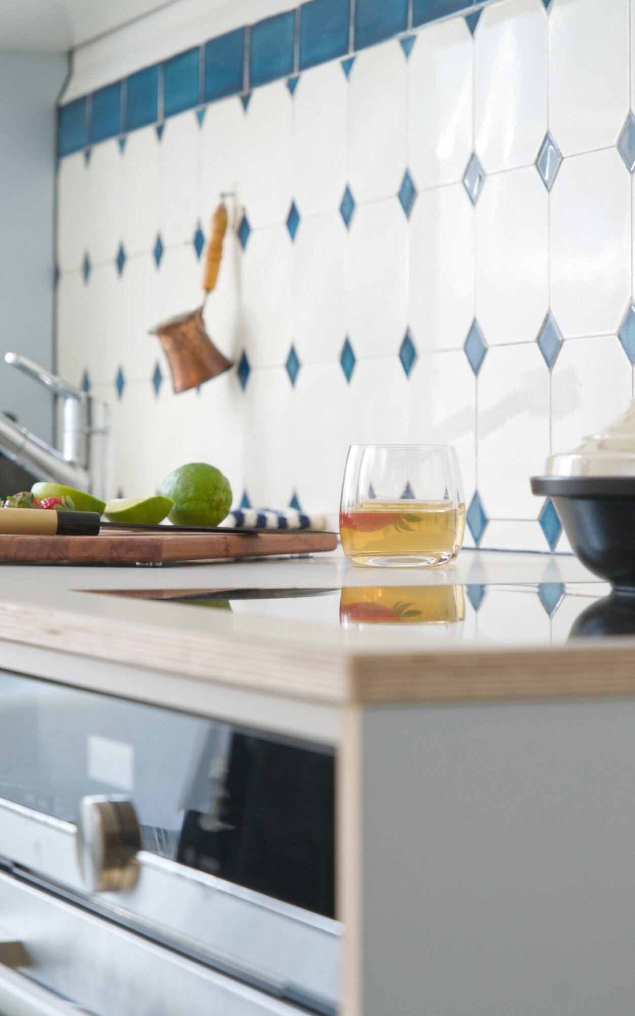 Küche mit einer Piton-Arbeitsfläche