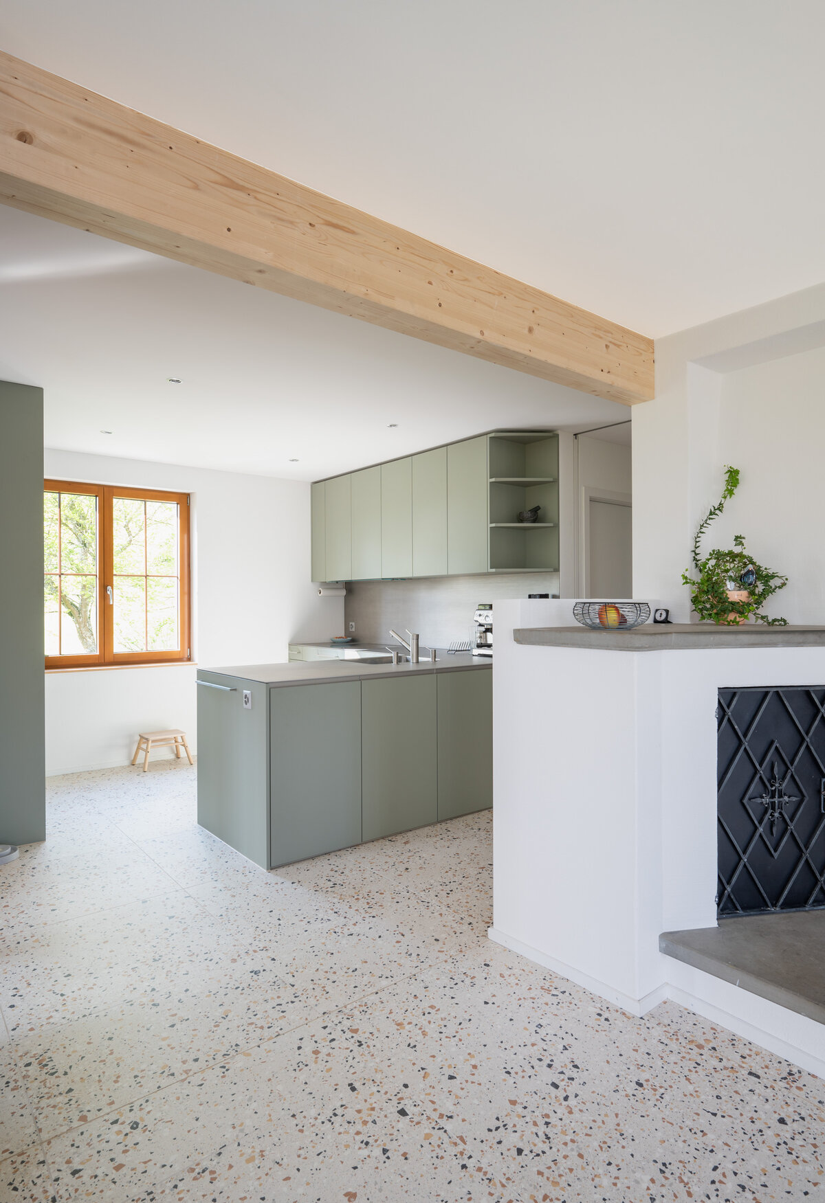 Stilvoller Innenausbau mit HPL und Terrazzo 1
