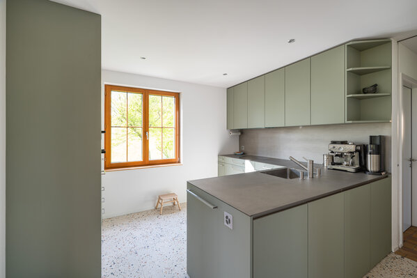 Stilvoller Innenausbau mit HPL und Terrazzo 4