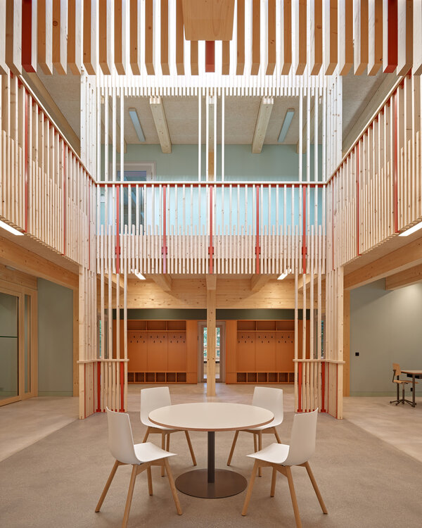 Schulanlage Muoshof 5