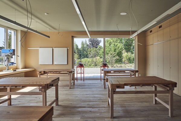 Schulhaus Staffeln 7